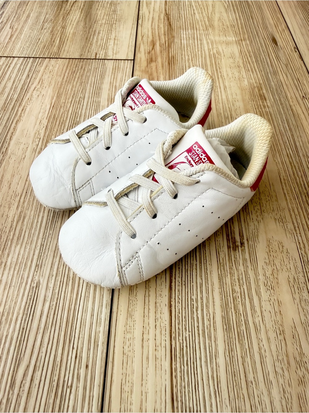 Adidas baby White & Red Classic Leather Sneaker